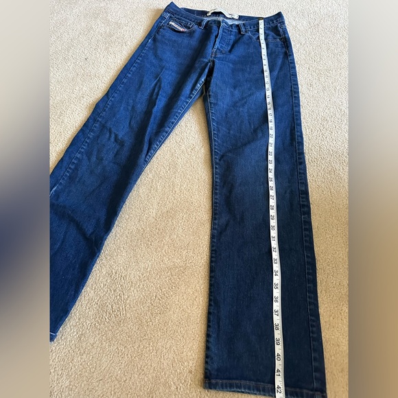 Diesel jeans boot cut with button up fly. RN 93243 CA 25594. Size 34 - Picture 2 of 6